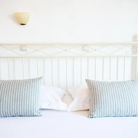 Ξενοδοχείο με διαμερίσματα ιωάννα 2*