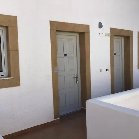 Ξενοδοχείο με διαμερίσματα ιωάννα 2*